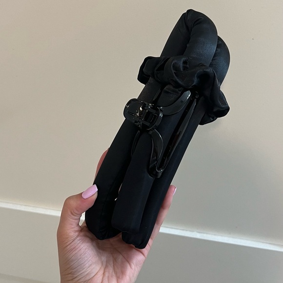 Brand new, never used heartless curls rod headband - Picture 3 of 3